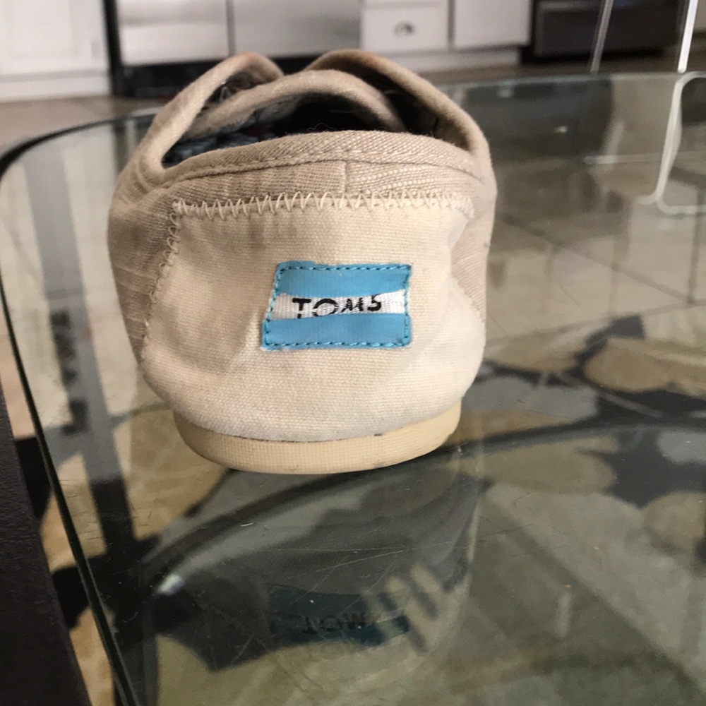 Toms shoes